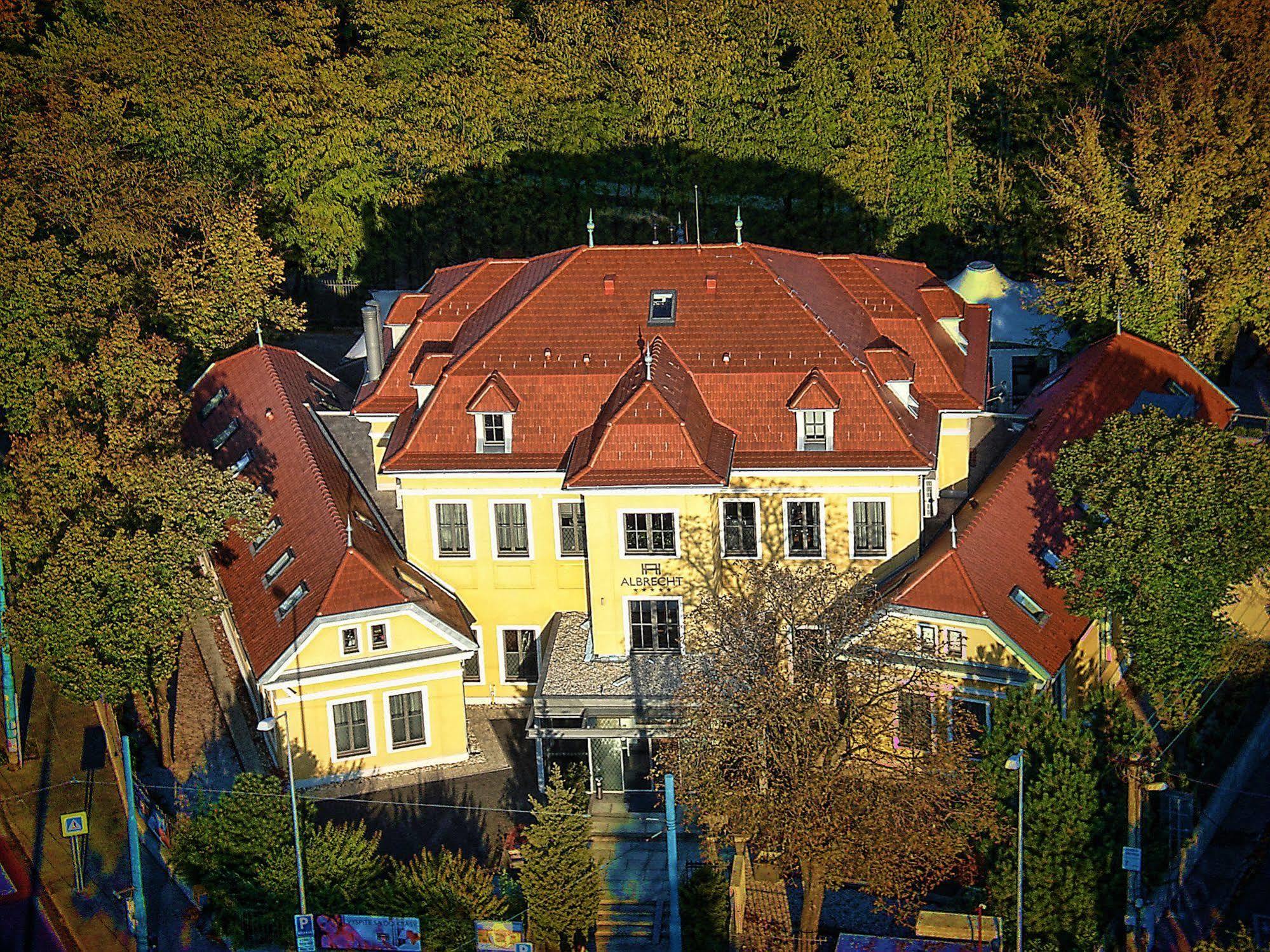 Hotel Albrecht Bratislava Eksteriør bilde